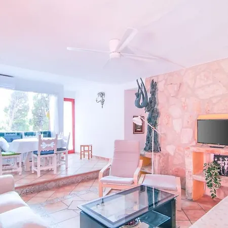 With Communal Pool Muralla Roja 0505 *