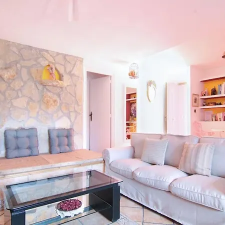 With Communal Pool Muralla Roja 0505 칼페