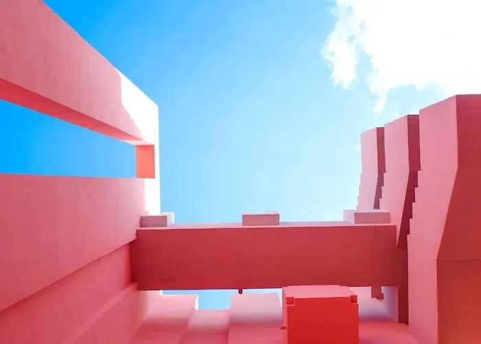 아파트 With Communal Pool Muralla Roja 0505