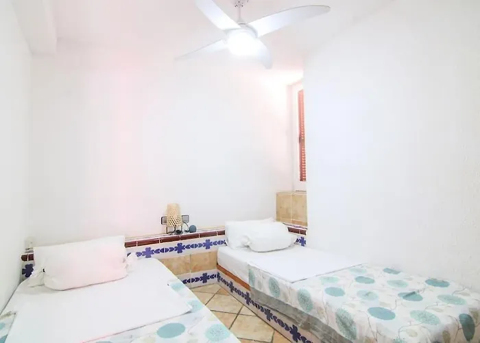 With Communal Pool Muralla Roja 0505 아파트 *